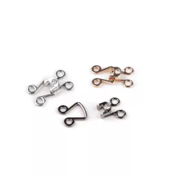 Horgok és szemek kövekkel