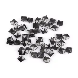 Ruhaszegecsek 12x12 mm piramis