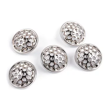   Fém gomb perforált 18 és 22,8 mm - 2 (36") nikkel (20 db-os csomagolás)