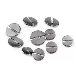 Fém gomb csiszolt kövekkel mérete 28"; 38"