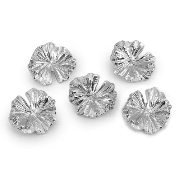 Dizájnos fém gomb – levél mintás, méret 30, 34 mm-es - 3 (54") nikkel (50 db-os csomagolás) Dizájnos fém gomb – levél mintás, méret 30, 34 mm-es - 3 (54") nikkel (50 db-os csomagolás)