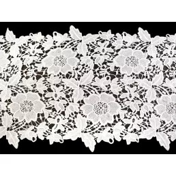   Hímzett csipke / futó terítő szélessége 36 cm off white