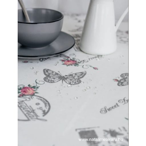 Törtfehér alapon lepke, virág minta