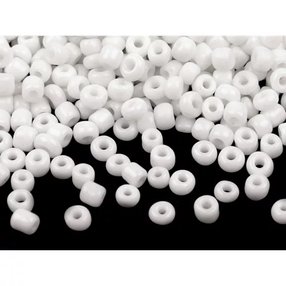 Üveg kásagyöngyök 6/0 - 4 mm-es nem átlátszó - 41 fehér (250 g-os csomagolás) Üveg kásagyöngyök 6/0 - 4 mm-es nem átlátszó - 41 fehér (250 g-os csomagolás)