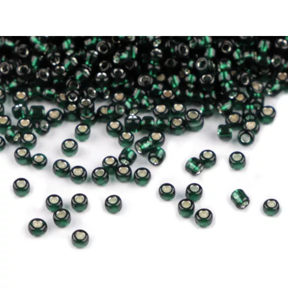 Üveg kásagyöngy 12/0 - 2 mm-es lyukkal - 53A zöld sötét (50 g-os csomagolás) Üveg kásagyöngy 12/0 - 2 mm-es lyukkal - 53A zöld sötét (50 g-os csomagolás)