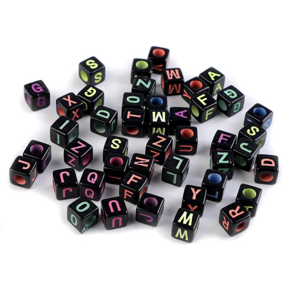 Műanyag gyöngyök betűkkel kocka 8x8 mm - mix (100 db-os csomagolás) Műanyag gyöngyök betűkkel kocka 8x8 mm - mix (100 db-os csomagolás)