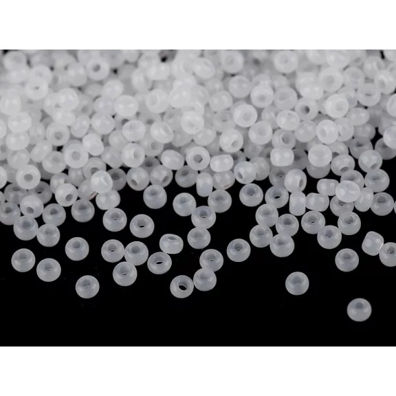 Preciosa kásagyöngy 10/0 - 2,3 mm fényes - 02090 fehér (200 g-os csomagolás) Preciosa kásagyöngy 10/0 - 2,3 mm fényes - 02090 fehér (200 g-os csomagolás)