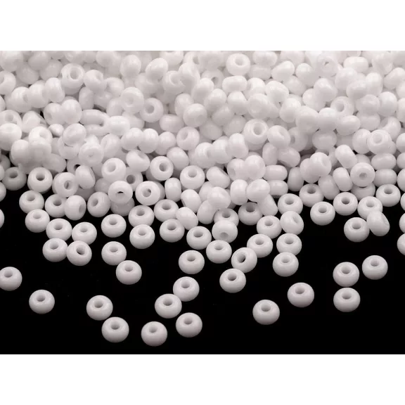 Preciosa kásagyöngy 10/0 - 2,3 mm - 03050 fehér (400 g-os csomagolás) Preciosa kásagyöngy 10/0 - 2,3 mm - 03050 fehér (400 g-os csomagolás)