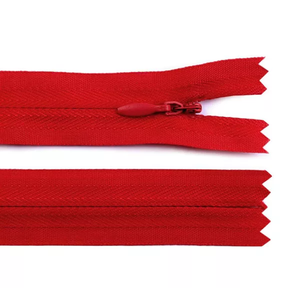 Spirálos cipzár No 3 hossza 22cm - 148 piros (50 db-os csomagolás) Spirálos cipzár No 3 hossza 22cm - 148 piros (50 db-os csomagolás)