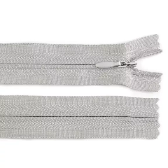 Spirálos cipzár No 3 hossza 35cm - 310 vil. szürke (1 db-os csomagolás) Spirálos cipzár No 3 hossza 35cm - 310 vil. szürke (1 db-os csomagolás)