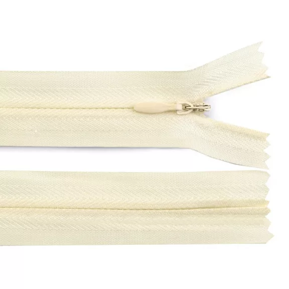 Spirálos cipzár No 3 hossza 40 cm - 103 világos krém (50 db-os csomagolás) Spirálos cipzár No 3 hossza 40 cm - 103 világos krém (50 db-os csomagolás)