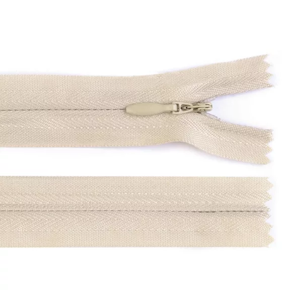 Spirálos cipzár No 3 hossza 50cm - 307 krémszín (1 db-os csomagolás) Spirálos cipzár No 3 hossza 50cm - 307 krémszín (1 db-os csomagolás)