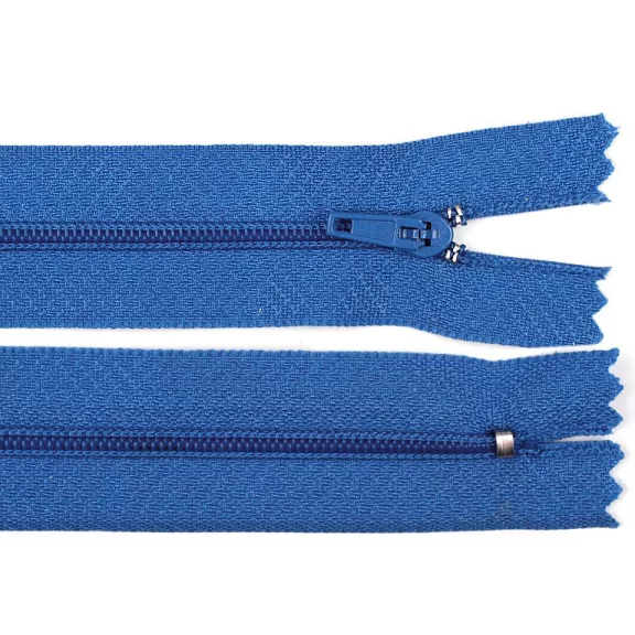 Spirálos cipzár No 3 hossza 20 cm pinlock - 213 zafírkék (1 db-os csomagolás) Spirálos cipzár No 3 hossza 20 cm pinlock - 213 zafírkék (1 db-os csomagolás)