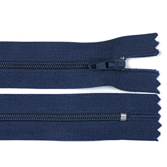 Spirálos cipzár No 3 hossza 20 cm pinlock - 330 blue dark (1 db-os csomagolás) Spirálos cipzár No 3 hossza 20 cm pinlock - 330 blue dark (1 db-os csomagolás)