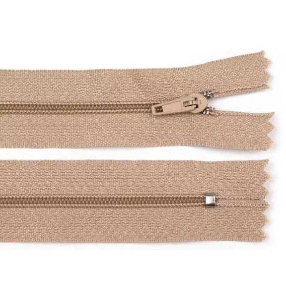 Spirálos cipzár No 3 hossza 40 cm Pinlock - 308 természetes barna (10 db-os csomagolás) Spirálos cipzár No 3 hossza 40 cm Pinlock - 308 természetes barna (10 db-os csomagolás)