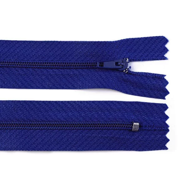 Spirálos cipzár No 3 hossza 40 cm Pinlock - 340 királykék (1 db-os csomagolás) Spirálos cipzár No 3 hossza 40 cm Pinlock - 340 királykék (1 db-os csomagolás)