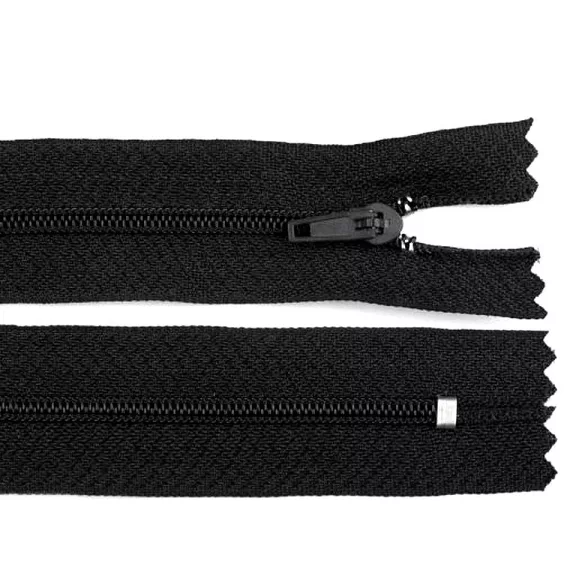 Spirálos cipzár No 3 hossza 40 cm Pinlock - 332 fekete (10 db-os csomagolás) Spirálos cipzár No 3 hossza 40 cm Pinlock - 332 fekete (10 db-os csomagolás)
