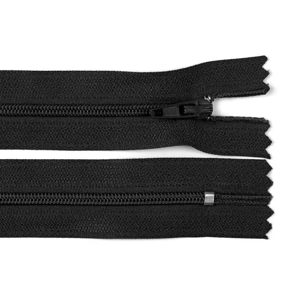 Spirálcipzár No 3 hossza 14 cm autolock - 332 fekete (1 db-os csomagolás) Spirálcipzár No 3 hossza 14 cm autolock - 332 fekete (1 db-os csomagolás)