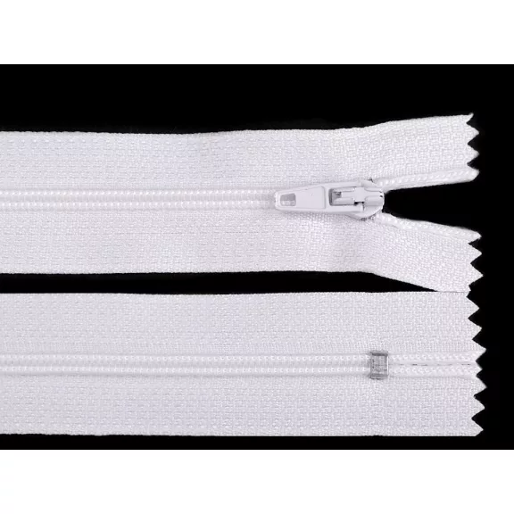 Spirál cipzár No 3 hossza 20 cm autolock - 101 fehér (50 db-os csomagolás) Spirál cipzár No 3 hossza 20 cm autolock - 101 fehér (50 db-os csomagolás)