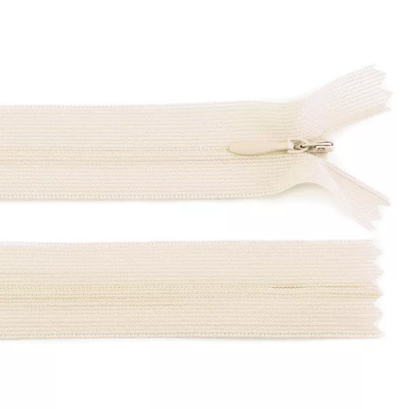 Rejtett spirál cipzár No 3 hossza 50 cm dederon - 306 világos bézs (50 db-os csomagolás) Rejtett spirál cipzár No 3 hossza 50 cm dederon - 306 világos bézs (50 db-os csomagolás)