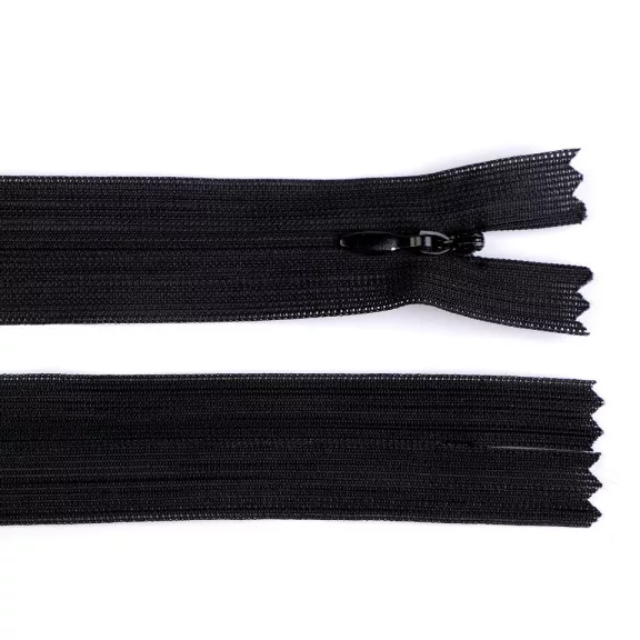 Rejtett spirál cipzár No 3 hossza 40 cm dederon - 332 fekete (50 db-os csomagolás) Rejtett spirál cipzár No 3 hossza 40 cm dederon - 332 fekete (50 db-os csomagolás)