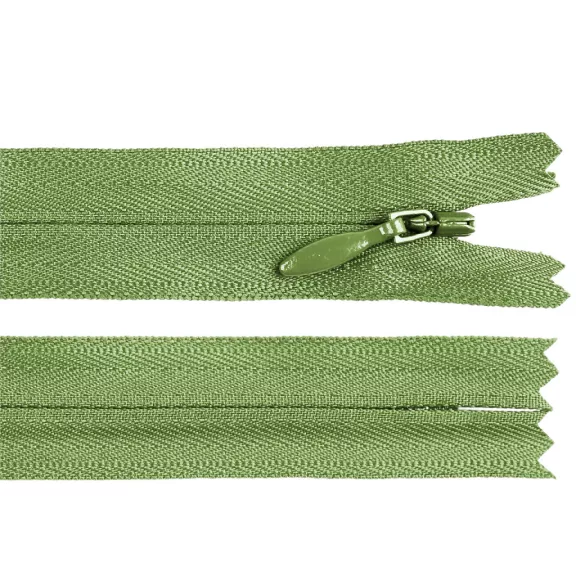 Rejtett spirálos cipzár YKK No 4 hossza 60 cm - 211 zöld zsálya sötét (1 db-os csomagolás) Rejtett spirálos cipzár YKK No 4 hossza 60 cm - 211 zöld zsálya sötét (1 db-os csomagolás)