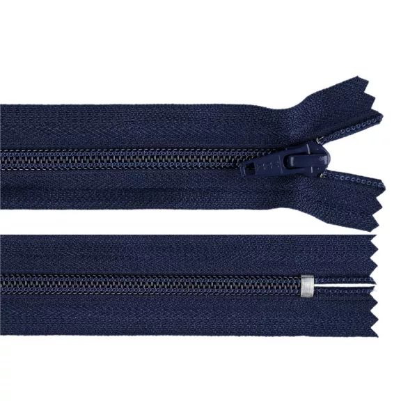 Spirál cipzár YKK No 5 hossz 18 cm RT10 - 919 sötétkék (25 db-os csomagolás) Spirál cipzár YKK No 5 hossz 18 cm RT10 - 919 sötétkék (25 db-os csomagolás)