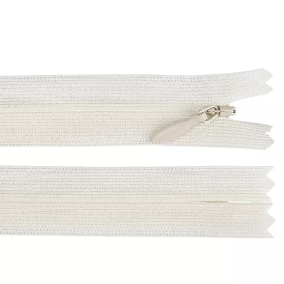 Rejtett spirálcipzár YKK No. 5, hossza 60 cm, dederon - 841 krém világos (20 db-os csomagolás) Rejtett spirálcipzár YKK No. 5, hossza 60 cm, dederon - 841 krém világos (20 db-os csomagolás)