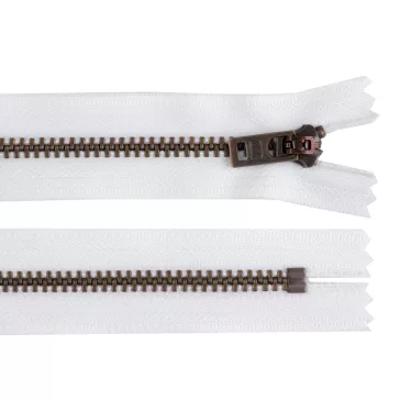   YKK cipzár No 5 18 cm sárgaréz ( jeans) - 501 fehér sárgaréz (25 db-os csomagolás)