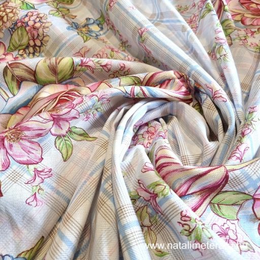 Festői virágok kék alapon 150 cm széles pamutvászon