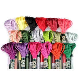 Osztott hímzőfonal DMC Mouliné Szatén