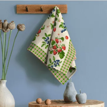 Strawberry and blueberry patterned 50 cm wide waffle fabric