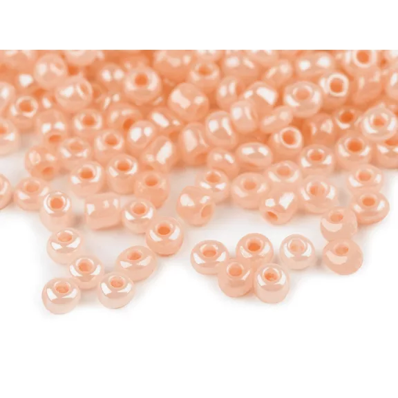 Kásagyöngy 6/0 - 4,5 mm gyöngyházas, nem átlátszó - 147 lazacrózsaszín (50 g-os csomagolás) Kásagyöngy 6/0 - 4,5 mm gyöngyházas, nem átlátszó - 147 lazacrózsaszín (50 g-os csomagolás)
