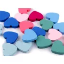 Fa gyöngyök szív 20x23 mm - mix (500 db-os csomagolás) Fa gyöngyök szív 20x23 mm - mix (500 db-os csomagolás)