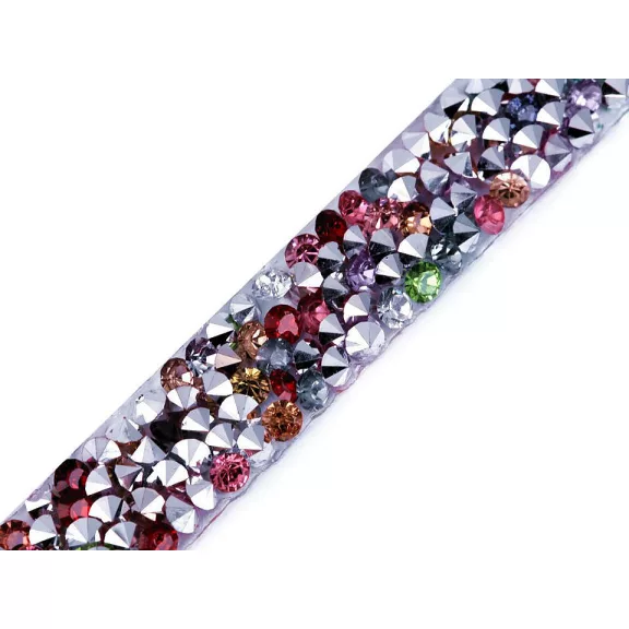 Paszomány kövekkel szélessége 12 mm felvasalható - 4 multicolor (27 m-os csomagolás) Paszomány kövekkel szélessége 12 mm felvasalható - 4 multicolor (27 m-os csomagolás)