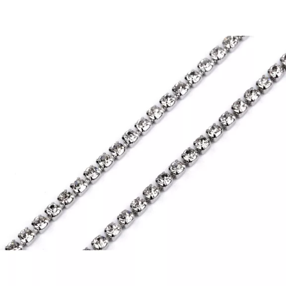 Kristály strasszlánc / bortnyi 2 mm - 3 crystal ezüst (27 m-os csomagolás) Kristály strasszlánc / bortnyi 2 mm - 3 crystal ezüst (27 m-os csomagolás)