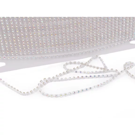 Varrható méteres strasslánc színes foglalatban Ø4 mm - 3 crystal AB átlátszó (9 m-es csomagolás) Varrható méteres strasslánc színes foglalatban Ø4 mm - 3 crystal AB átlátszó (9 m-es csomagolás)