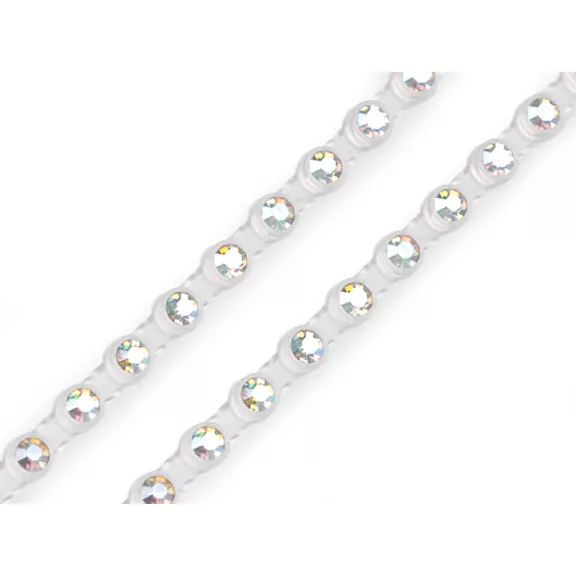 Varrható méteres strasslánc színes foglalatban Ø4 mm - 3 crystal AB átlátszó (27 m-os csomagolás) Varrható méteres strasslánc színes foglalatban Ø4 mm - 3 crystal AB átlátszó (27 m-os csomagolás)