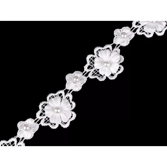Csipke 3D virág gyönggyel szélessége 30 mm - 1 Off White Csipke 3D virág gyönggyel szélessége 30 mm - 1 Off White