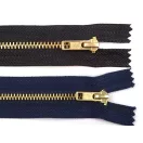 Fém cipzár zárt 20 cm 4M0 sárgaréz - 322 fekete (10 db-os csomagolás) Fém cipzár zárt 20 cm 4M0 sárgaréz - 322 fekete (10 db-os csomagolás)