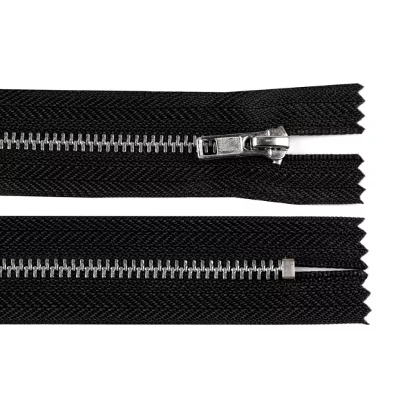 Fém cipzár zárt 18 cm (VT10) #5M0 antik ezüst fogakkal - 322 fekete (1 db-os csomagolás) Fém cipzár zárt 18 cm (VT10) #5M0 antik ezüst fogakkal - 322 fekete (1 db-os csomagolás)