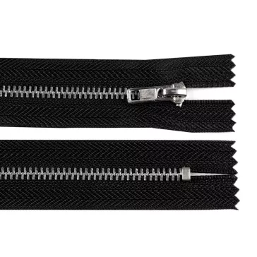   Fém cipzár zárt 18 cm (VT10) #5M0 antik ezüst fogakkal - 322 fekete (25 db-os csomagolás)