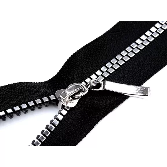 Cápa fogú cipzár 60 cm vastag GT10 No 5 négyzet formájú fogak - 1 (322) fekete ezüst (1 db-os csomagolás) Cápa fogú cipzár 60 cm vastag GT10 No 5 négyzet formájú fogak - 1 (322) fekete ezüst (1 db-os csomagolás)