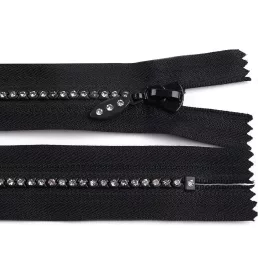 Cápa fogú cipzár 16 cm vastag No 4 strassz kövekkel