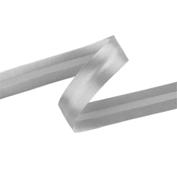 Ferdepánt szatén 20 mm széles, vasalt - 7 (448) szürke (25 m-es csomagolás) Ferdepánt szatén 20 mm széles, vasalt - 7 (448) szürke (25 m-es csomagolás)