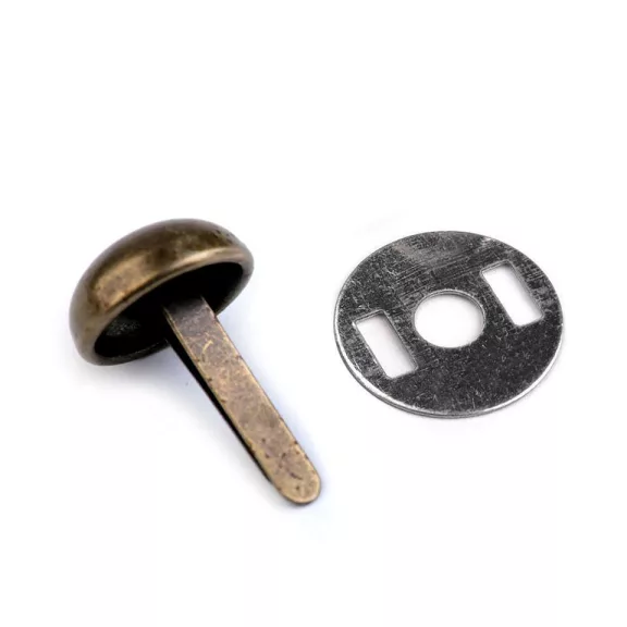 Kétlábas szög / fém táskaláb Ø12 mm szegecs - 4 ósárgaréz (10 szett) Kétlábas szög / fém táskaláb Ø12 mm szegecs - 4 ósárgaréz (10 szett)