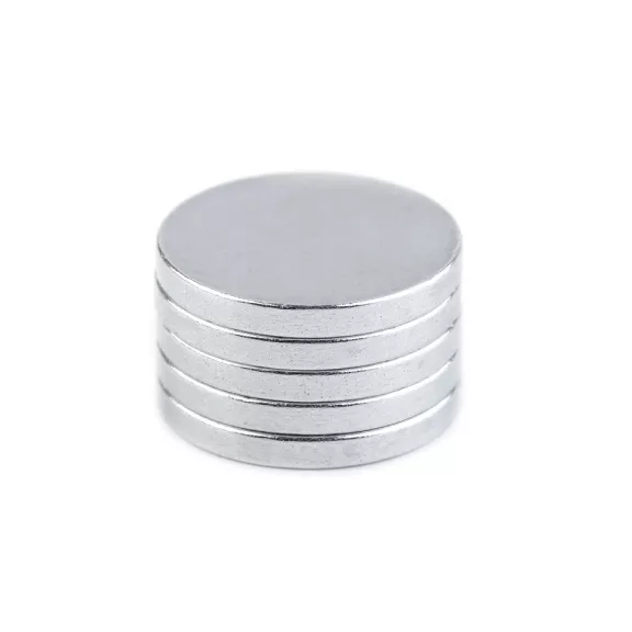 Mágnes Ø15 mm nagyon erős - nikkel (120 db-os csomagolás) Mágnes Ø15 mm nagyon erős - nikkel (120 db-os csomagolás)
