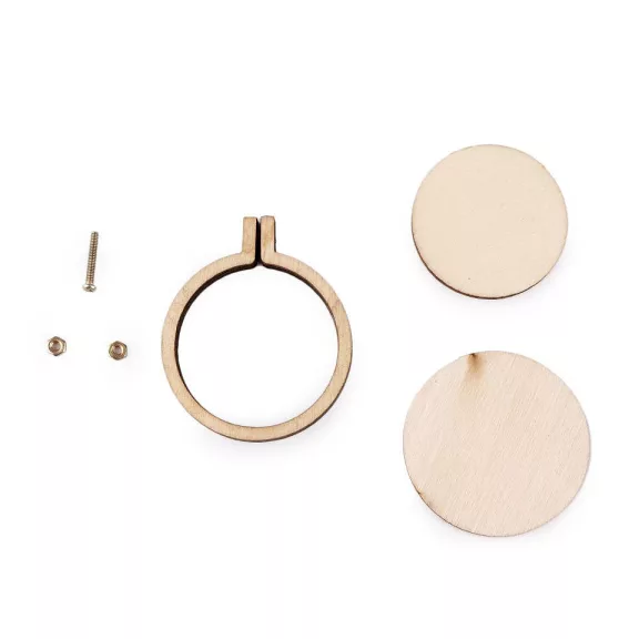 Kis fa keret / hímző medál - 1 (Ø40 mm) természeti kör (1 db-os csomagolás) Kis fa keret / hímző medál - 1 (Ø40 mm) természeti kör (1 db-os csomagolás)