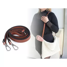 Műbőr heveder / karabinerrel szélessége 1,5 cm