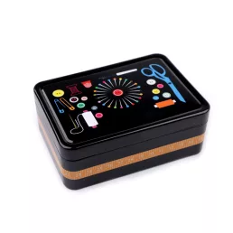 Varrókészlet fém dobozban